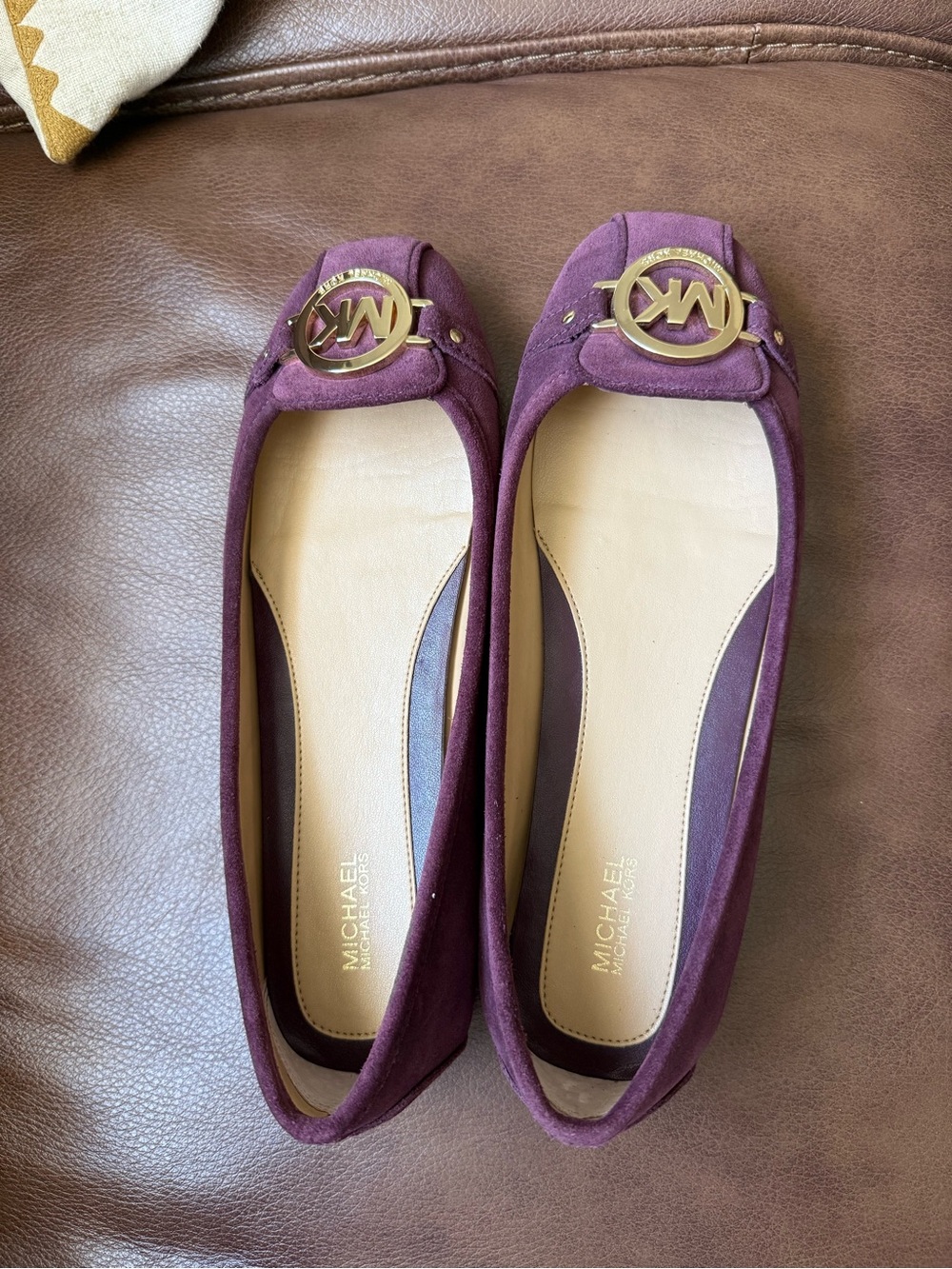 These are Michael Kors Fulton Moc suede flats - Picture 3 of 8